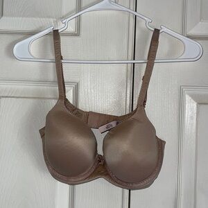Victoria’s Secret Body By Victoria Nude Lightly Padded Underwire Bra